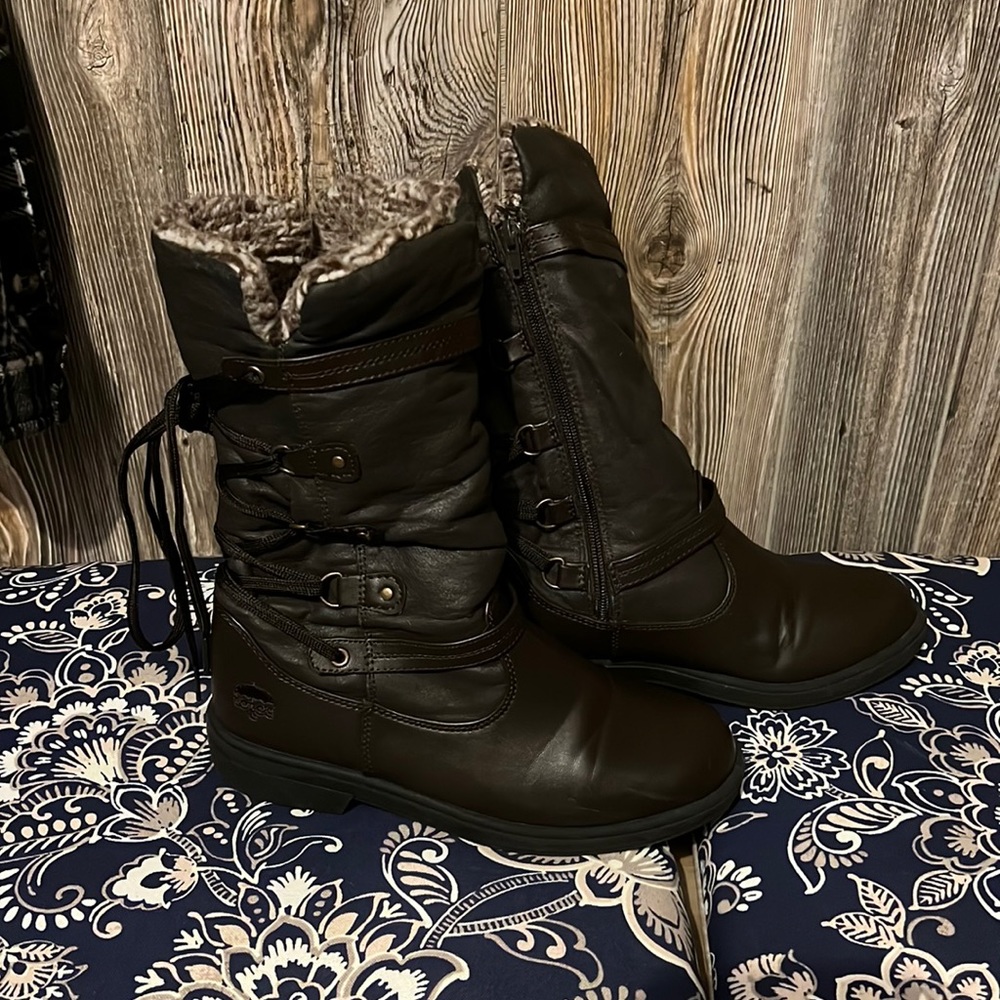 Totes winter snow boots! Warm. Fashionable.
